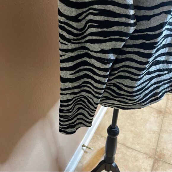 Ya Los Angeles zebra print top - Picture 3 of 6